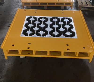 Brick machine mould